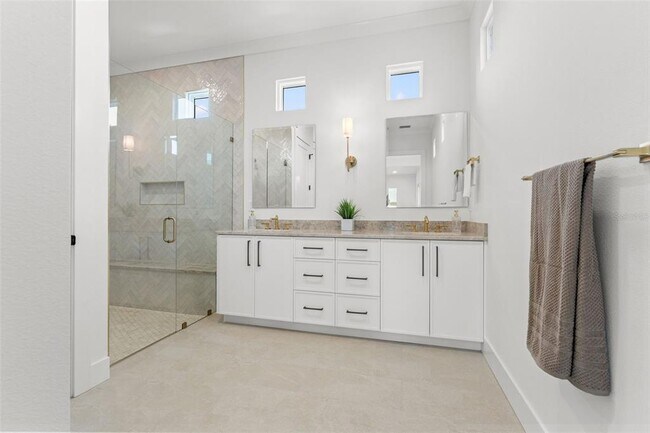 Building Photo - 500 E Davis Blvd