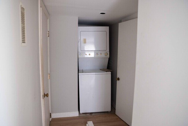 Building Photo - 34 E Maynard Ave