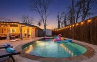 Building Photo - 2404 Crestview Cir