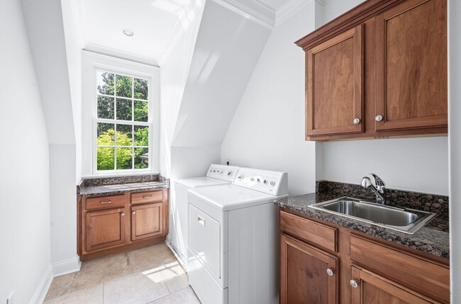 Building Photo - A timeless Cape Cod-style estate!