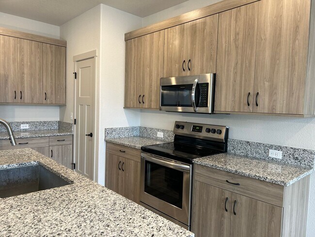 Building Photo - Spacious 3-Bedroom Berthoud Home – Available Now
