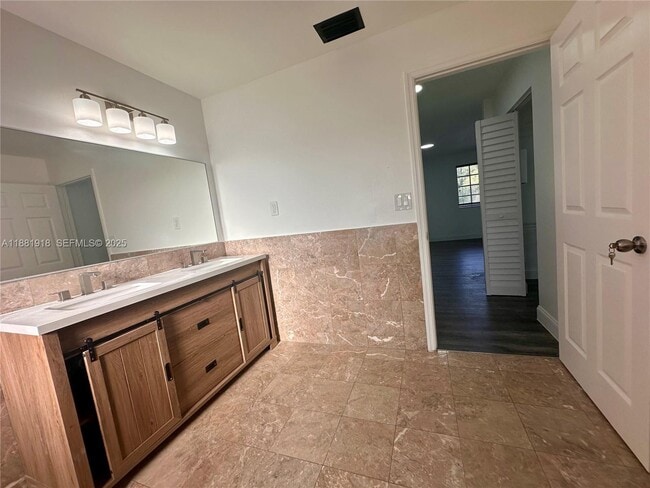 Building Photo - 8950 NW 189th Terrace