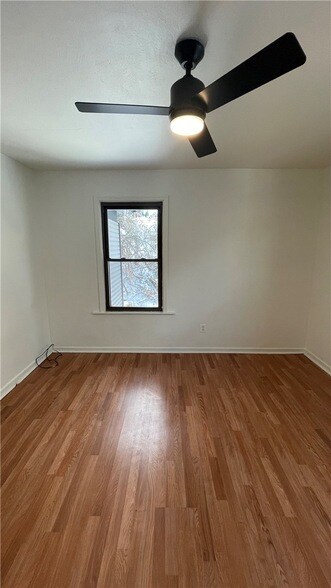 Building Photo - 319 N Balph Ave