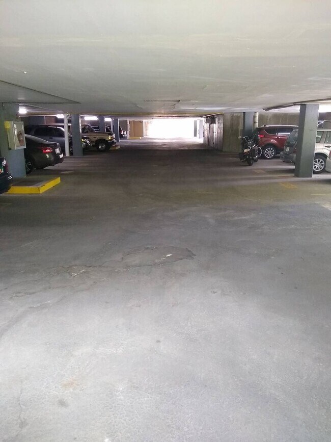 Building Photo - Modern Downtown Condo with Secure Access at Arlington Place