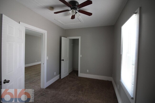 Building Photo - 1108 Elizabeth Ave NW