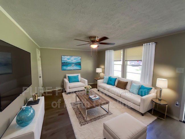 Building Photo - 3515 Julia Ct