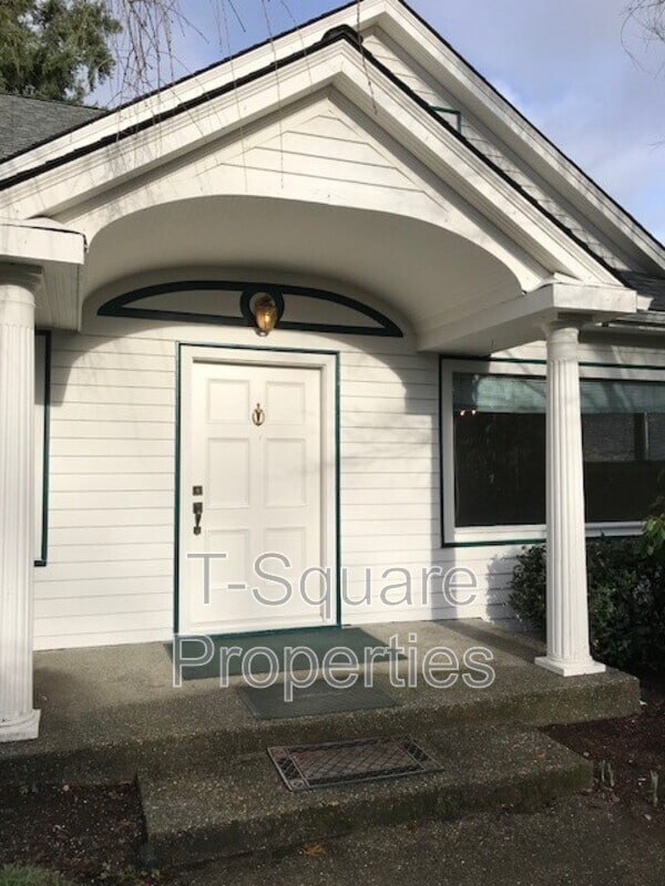 Building Photo - 9056 Avondale Rd NE