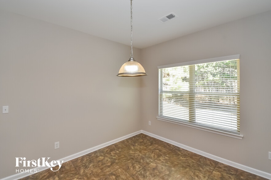Building Photo - 6709 Oak Hill Pl