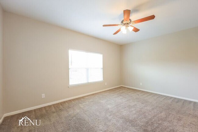 Building Photo - 3030 Jackson Smt