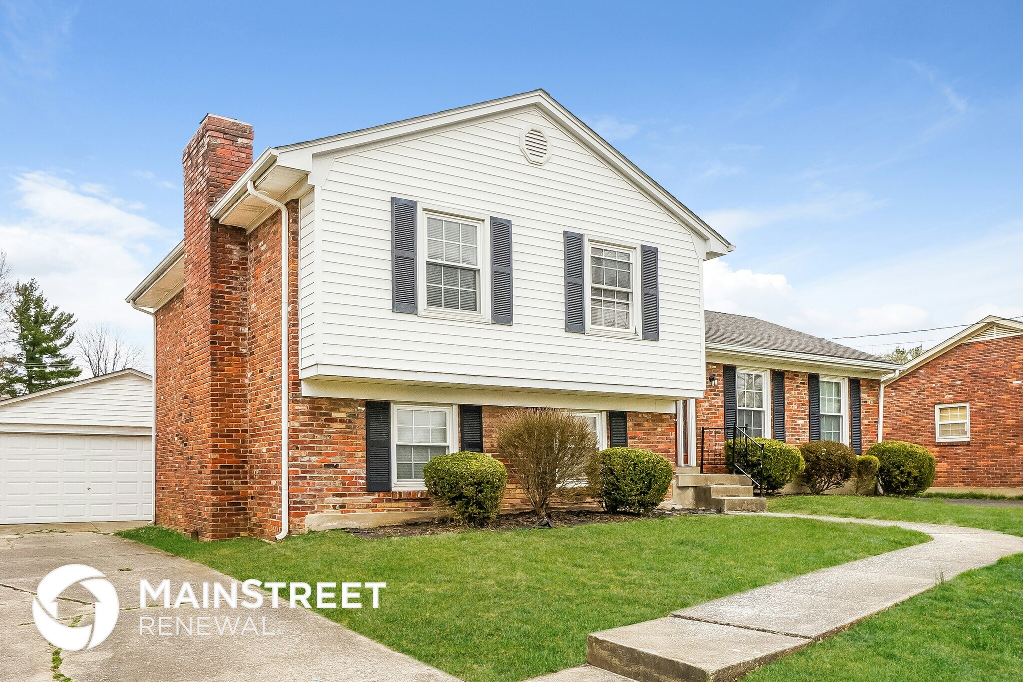 Building Photo - 6907 Mariemont Dr