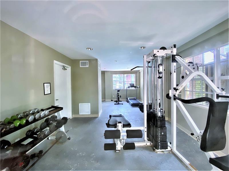 Building Photo - 2426 SE 17th St