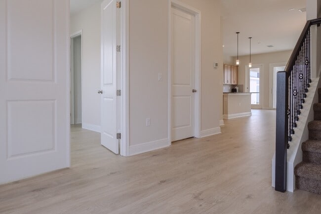 Building Photo - 16705 Victoria Grv Aly