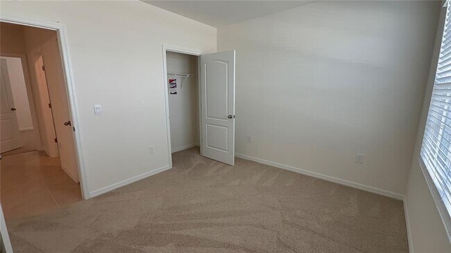 Building Photo - 504 Taylor Grvs St