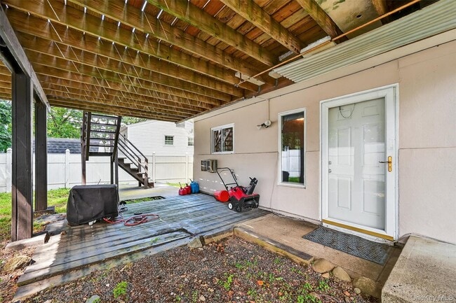 Building Photo - 731 Manette Ln