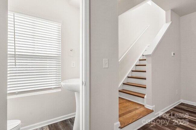 Building Photo - 117 Dogwood Vlg Trl