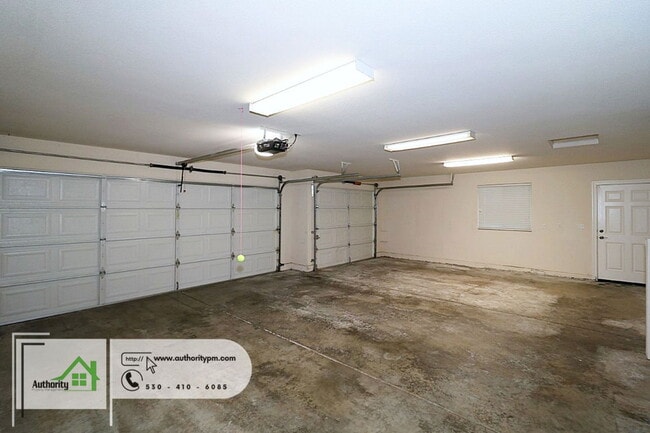 Building Photo - 618 Casa Buena St