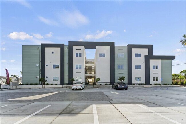 Building Photo - Leffingwell Apartments - 1 BED/1BATH