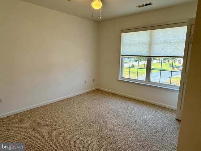 Building Photo - 18 Springflower Pl