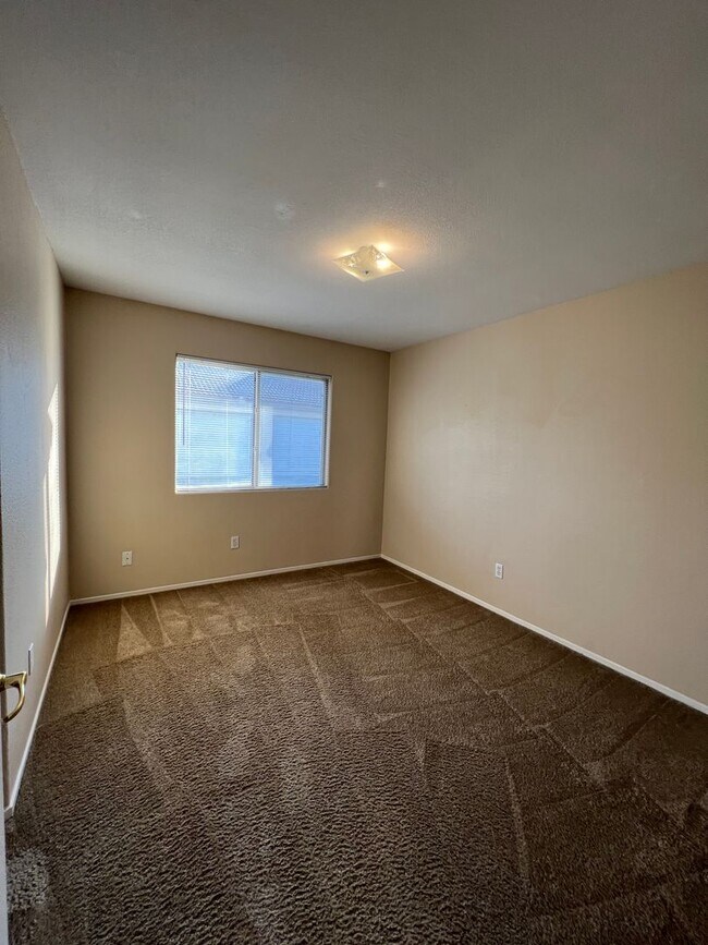 Building Photo - 4404 Pebble Creek Dr