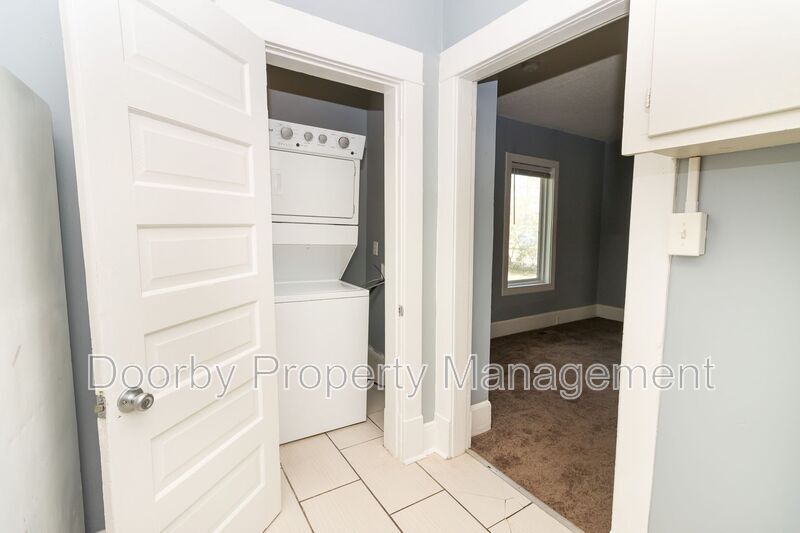 Building Photo - 3813 Central Ave