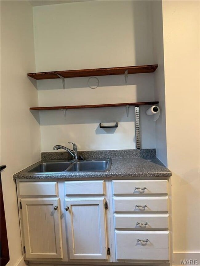 Building Photo - 5428 Nottingham Ave