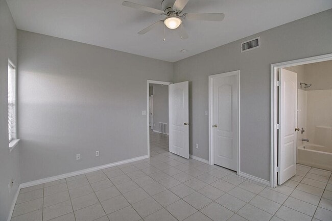 Building Photo - 13986 Fortuna Bay Dr