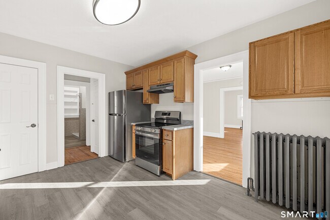 Building Photo - 1172 New Britain Ave