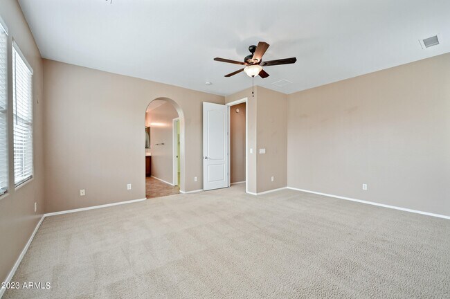 Building Photo - 1165 E Gail Dr