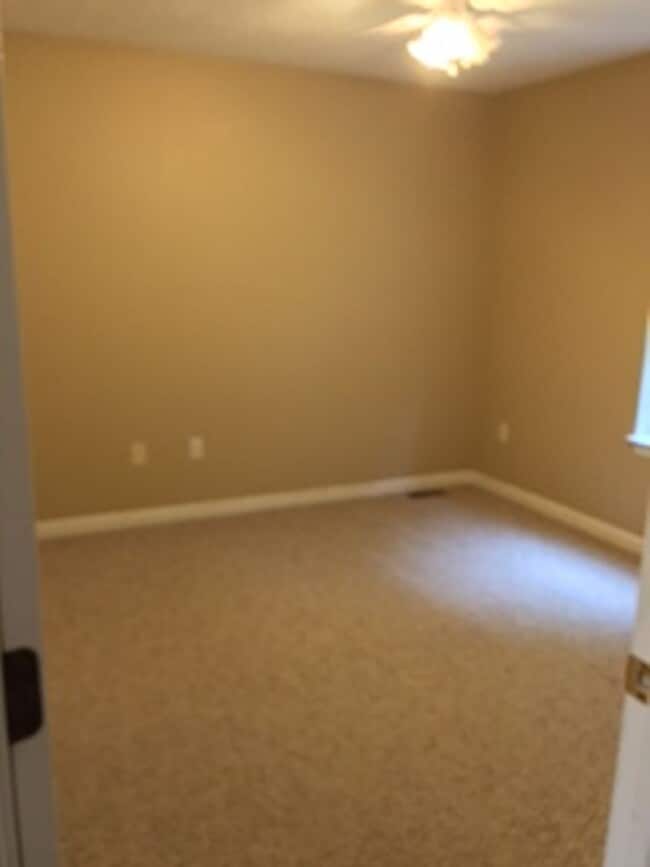 Building Photo - Beautiful 4 Bedroom house in Marlborough!