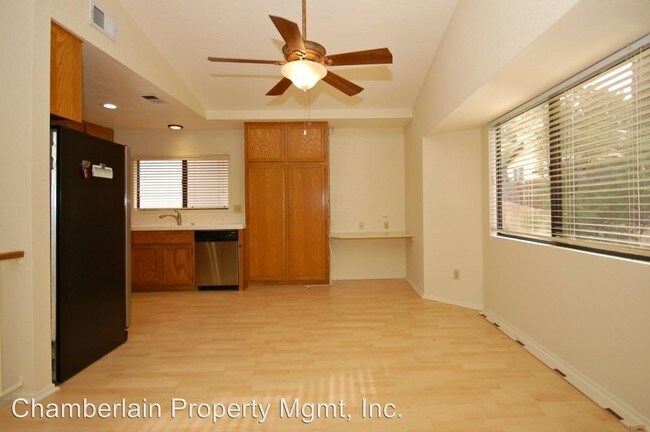 Building Photo - 1673 Madrone Gln