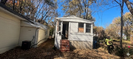 Building Photo - 5461 Hamilton Ave