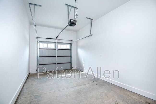 Building Photo - 153 Collin Pl
