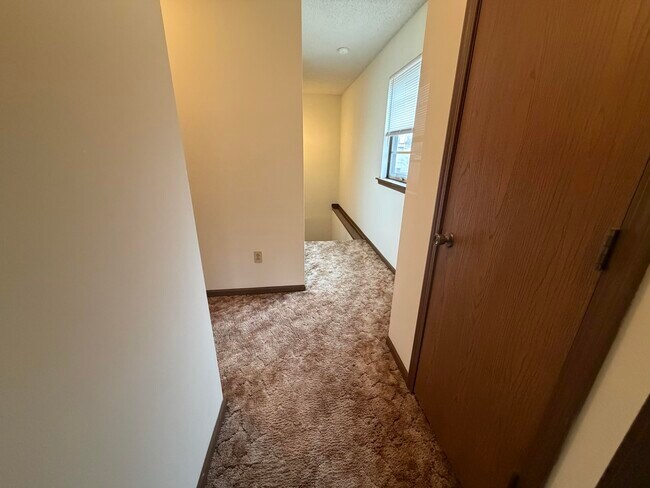 Building Photo - 2205 Warwick St