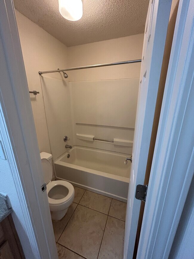 Building Photo - 67 Voda Ct