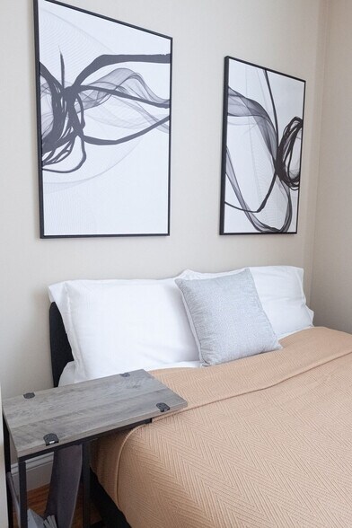 Building Photo - 234 W 112th St