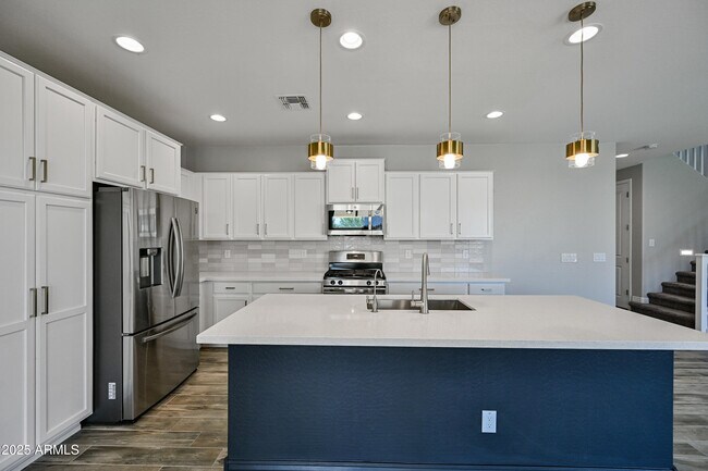Building Photo - 14435 W El Cortez Pl