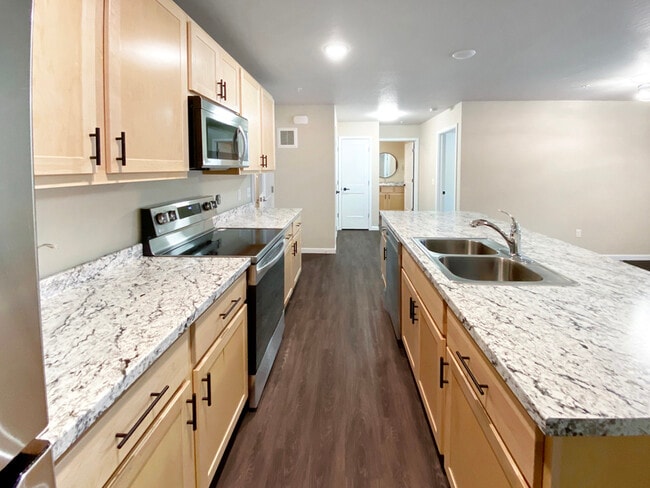 Building Photo - 3484 MT-200