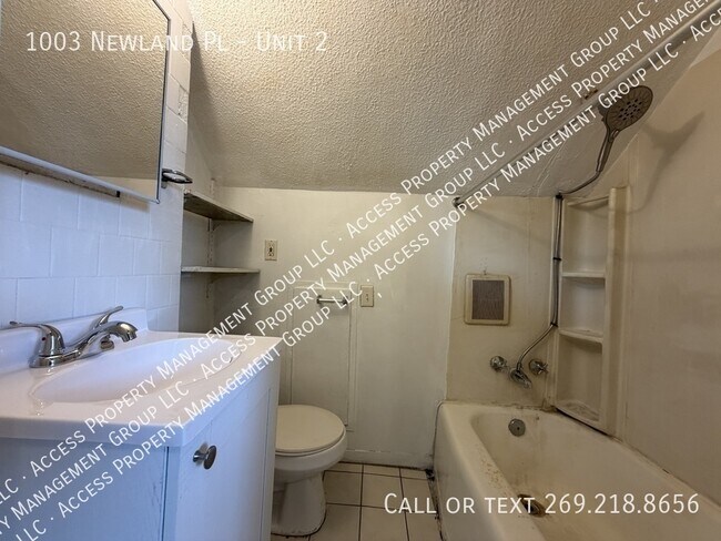 Building Photo - 1003 Newland Pl