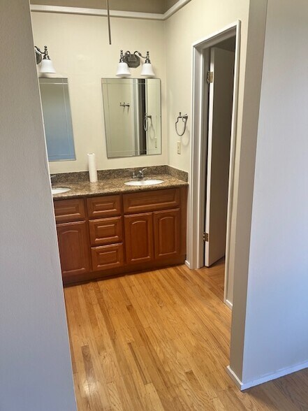 Primary Bathroom - 880 Larkspur Dr