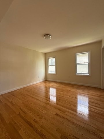 Building Photo - 371 Belmont St