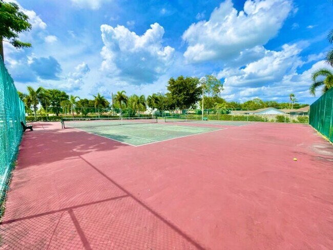 Building Photo - 11933 Waterwood Dr