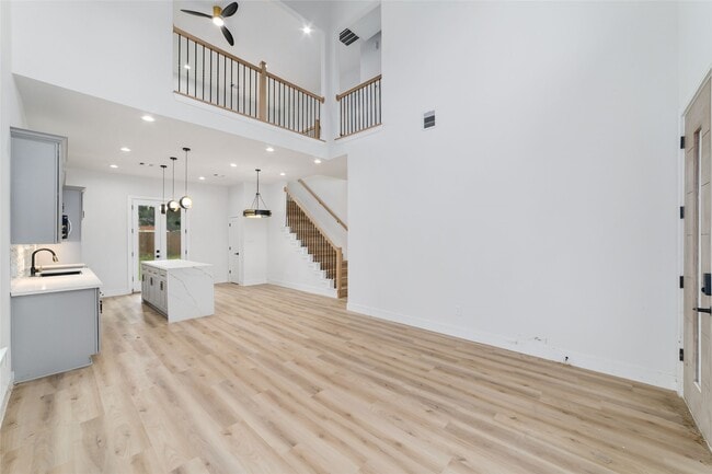 Building Photo - 6717 England St