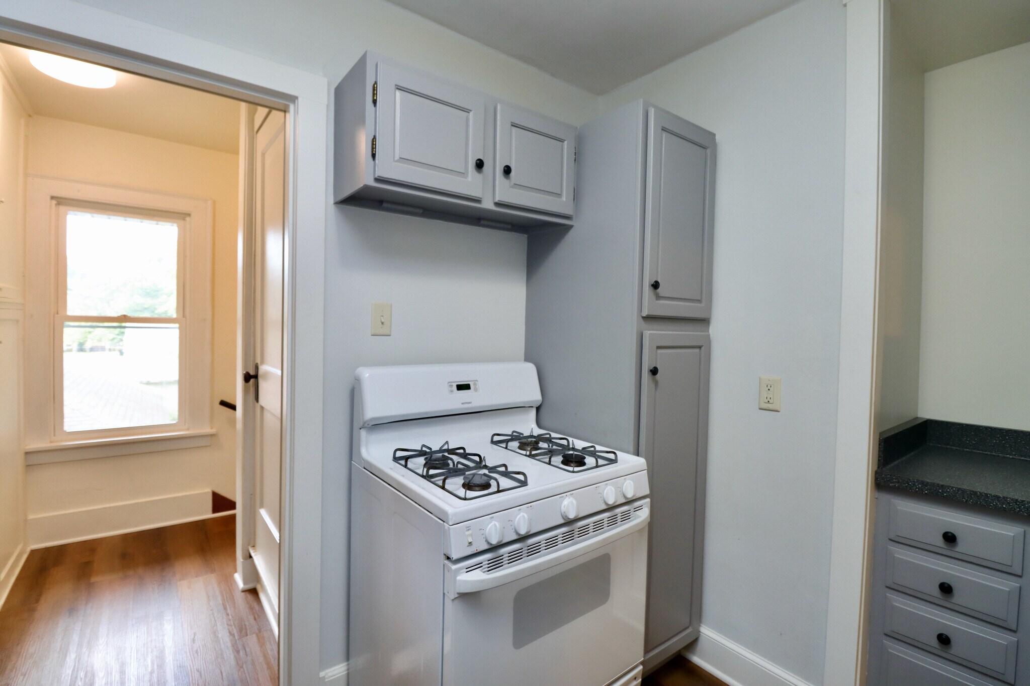 Building Photo - 744 Central Ave