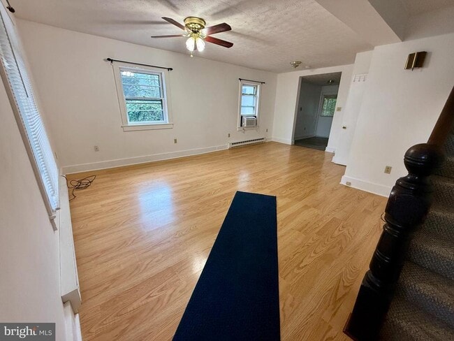 Primary Photo - 132 Sharpe St