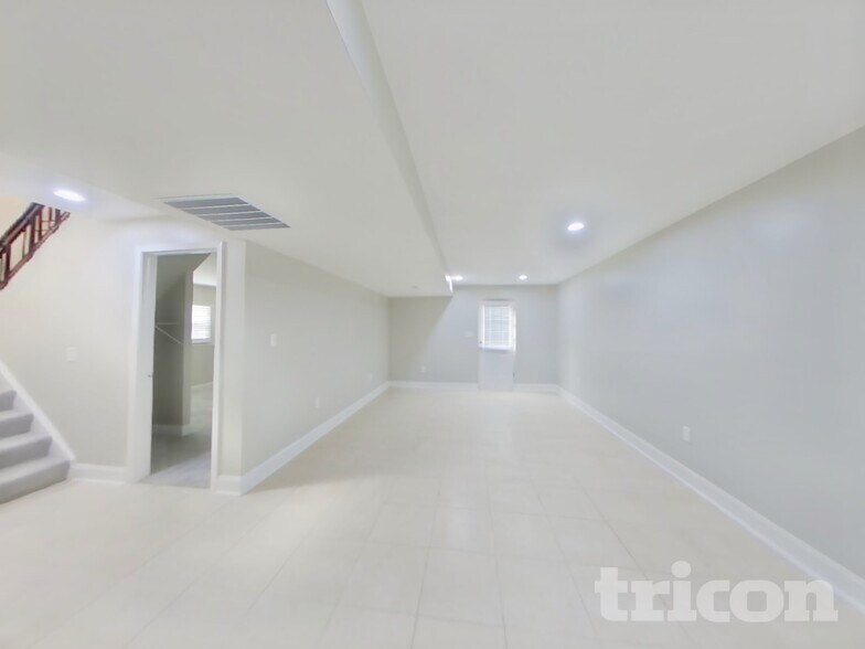 Building Photo - 9851 Branchleigh Rd