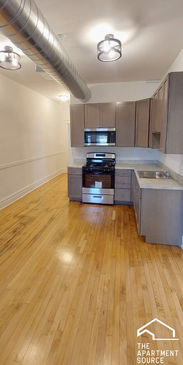 Primary Photo - 4050 W Hirsch St