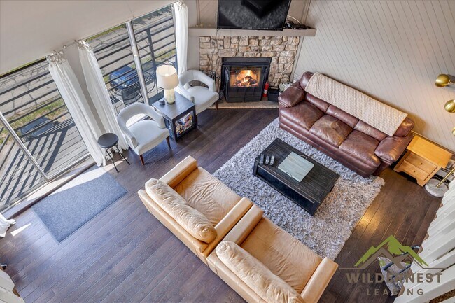 Building Photo - Buffalo Ridge - Spacious unit with Wifi, Covered Parking & Clubhouse