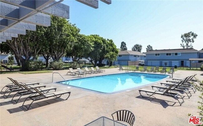 Building Photo - 9534 Bickley Dr