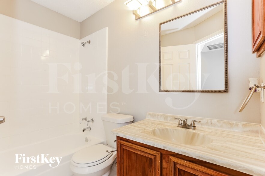 Building Photo - 1532 High Pointe Ln