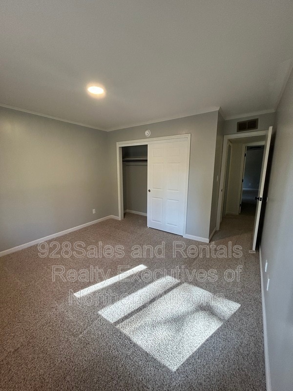 Building Photo - 3341 S Walkup Dr